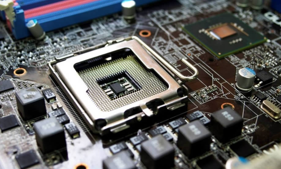 電腦硬件基礎篇主板(主板工作原理及作用_特性參數及型號和位置)